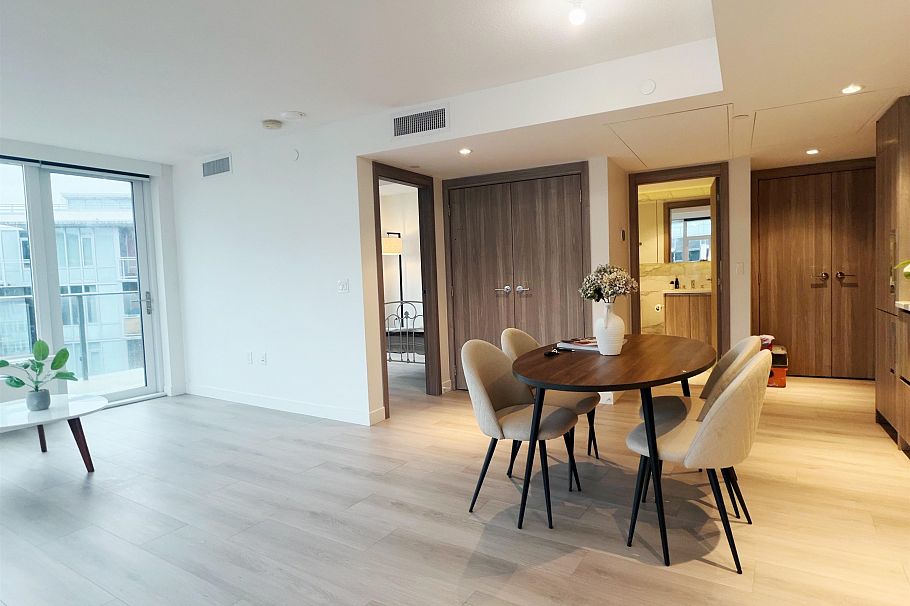 1385 8608 Hazelbridge Way Richmond, BC - 6