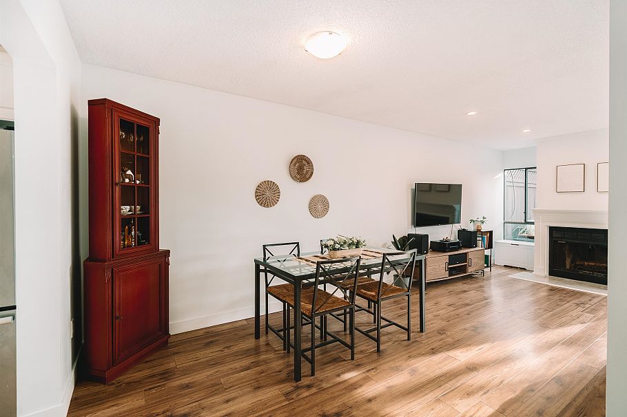 19 230 W 14th Street North Vancouver, BC - 24