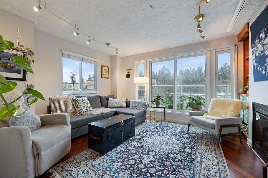 15 877 W 7th Avenue Vancouver, BC - 2