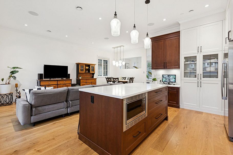 2975 W 15th Avenue Vancouver, BC - 12