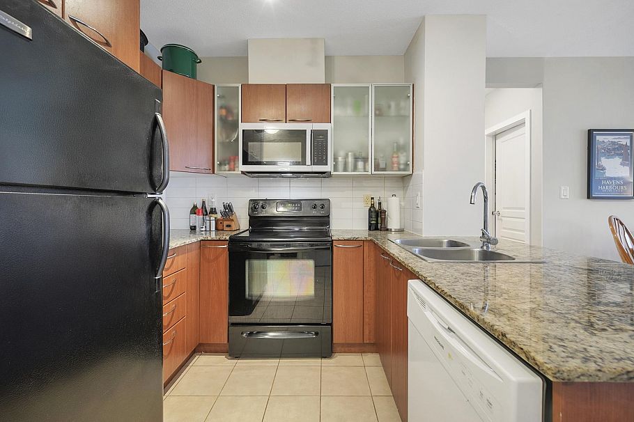 415 4028 Knight Street Vancouver, BC - 15