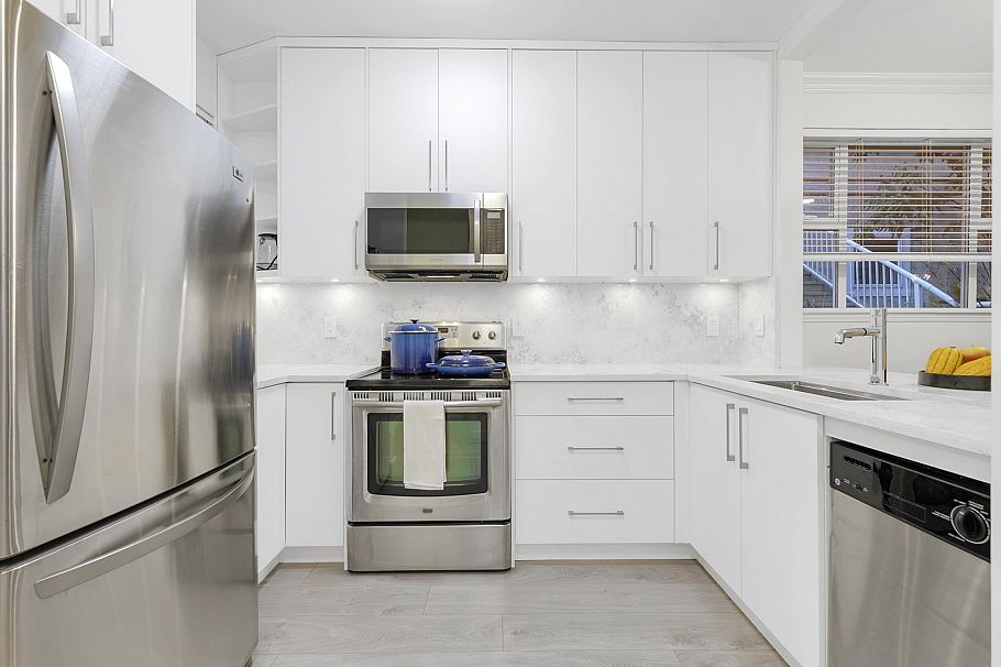 101 1333 W 7th Avenue Vancouver, BC - 3