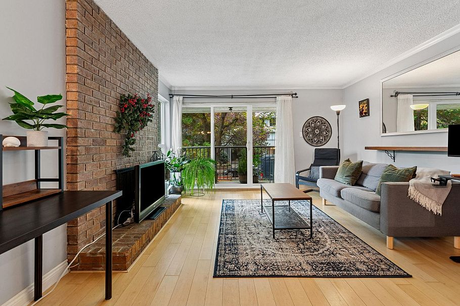 204 1234 Pendrell Street Vancouver, BC - 3