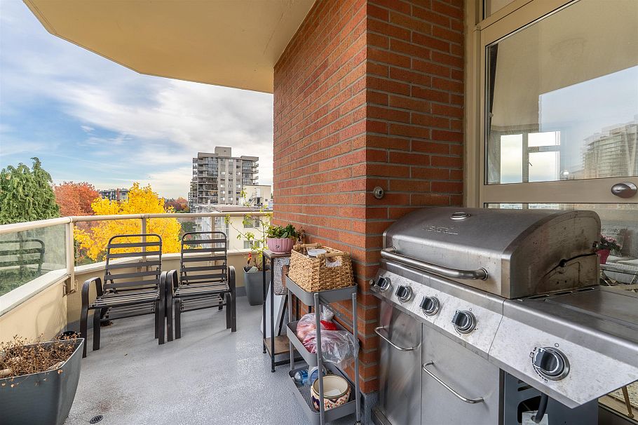 801 160 W Keith Road North Vancouver, BC - 35