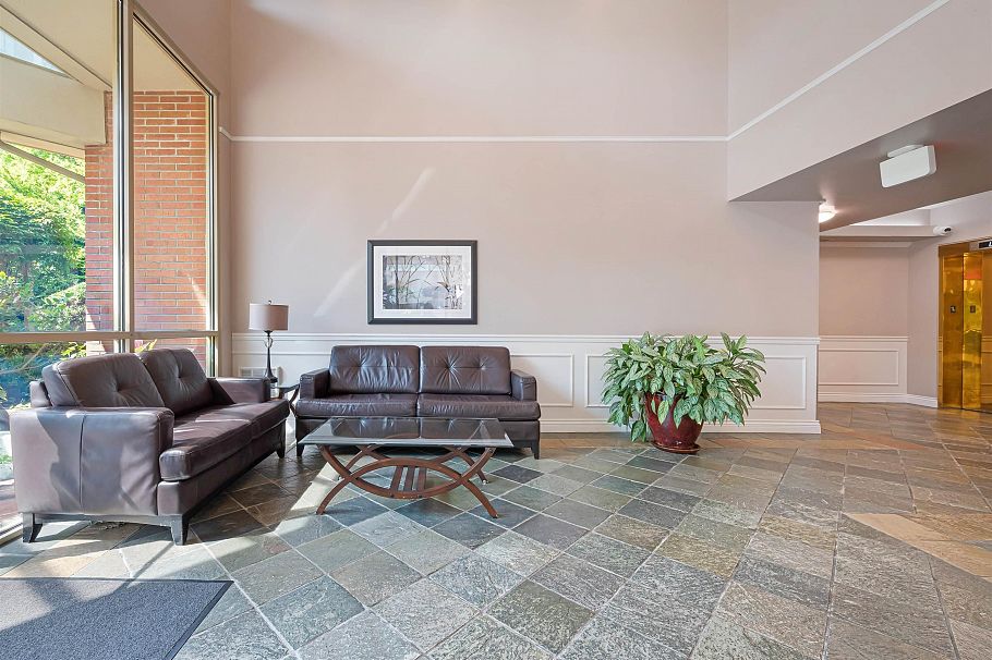 801 160 W Keith Road North Vancouver, BC - 31