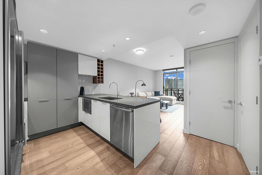 1907 788 Richards Street Vancouver, BC - 10