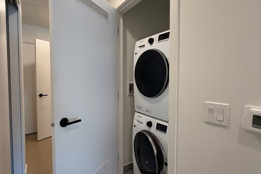 419 422 E 3rd Street North Vancouver, BC - 20