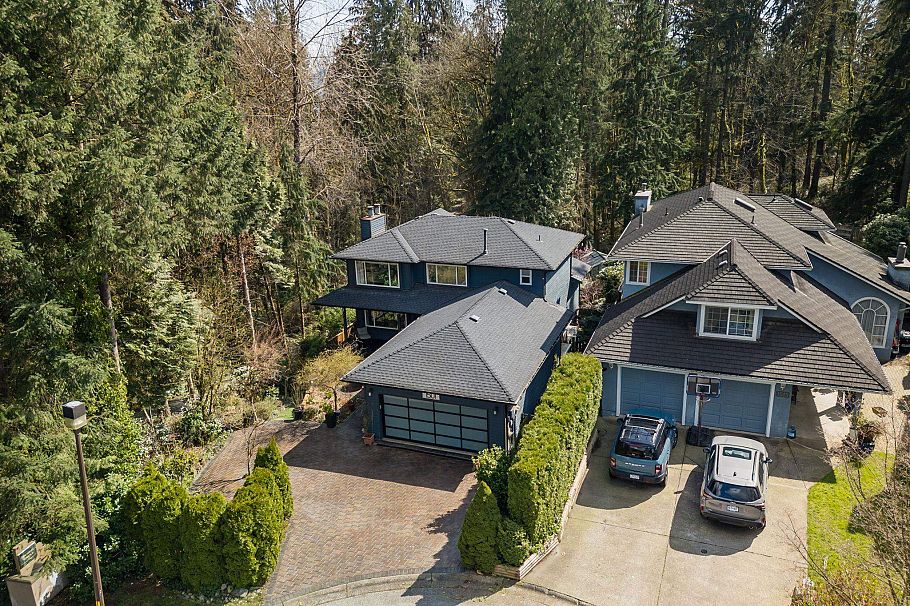 1501 Ostler Court North Vancouver, BC - 39