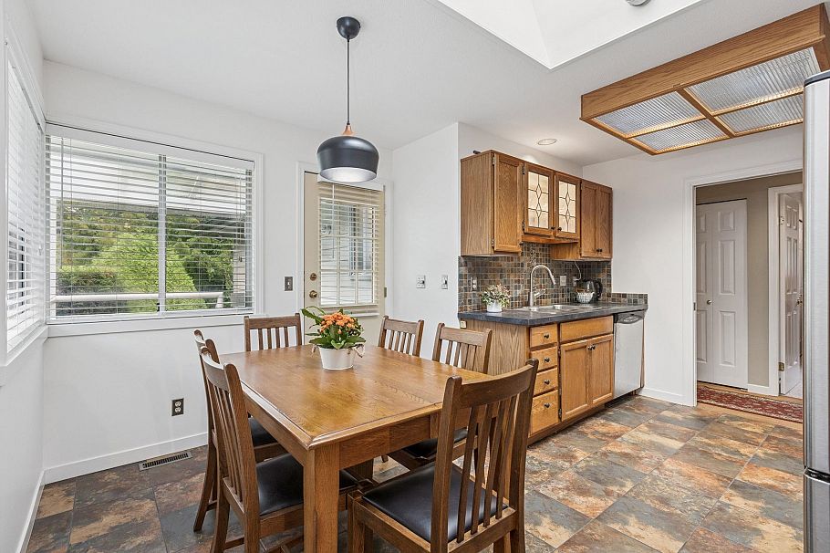 950 Roche Point Drive North Vancouver, BC - 9