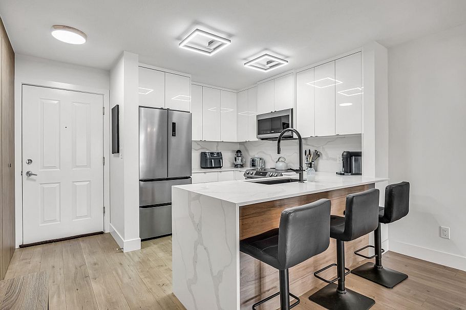 213 3038 E Kent Avenue South Vancouver, BC - 5