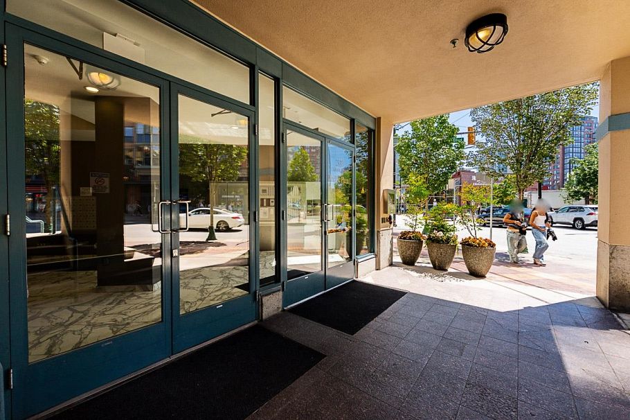 1304 283 Davie Street Vancouver, BC - 39