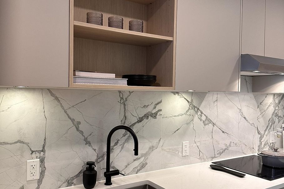 419 422 E 3rd Street North Vancouver, BC - 12