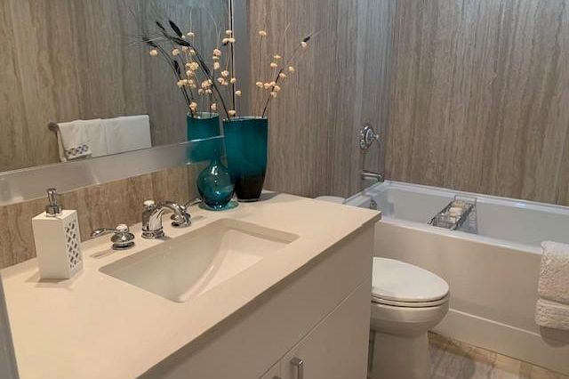 203 185 Victory Ship Way North Vancouver, BC - 9