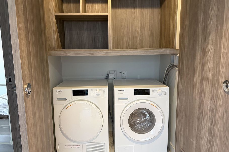 1385 8608 Hazelbridge Way Richmond, BC - 14