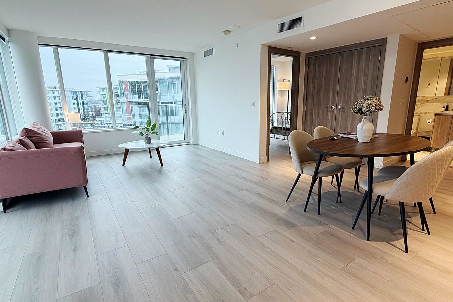 1385 8608 Hazelbridge Way Richmond, BC - 1