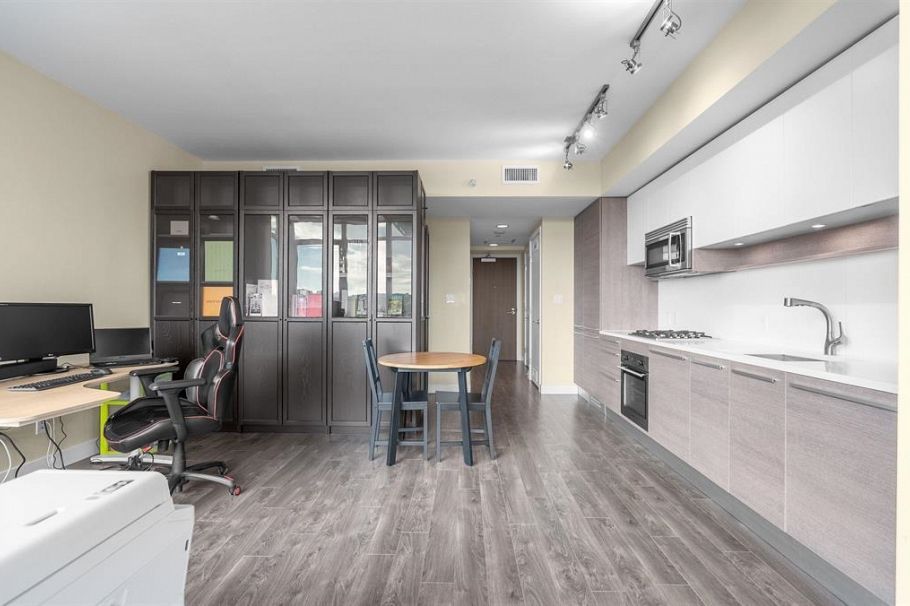 809 2008 Rosser Avenue Burnaby, BC - 4