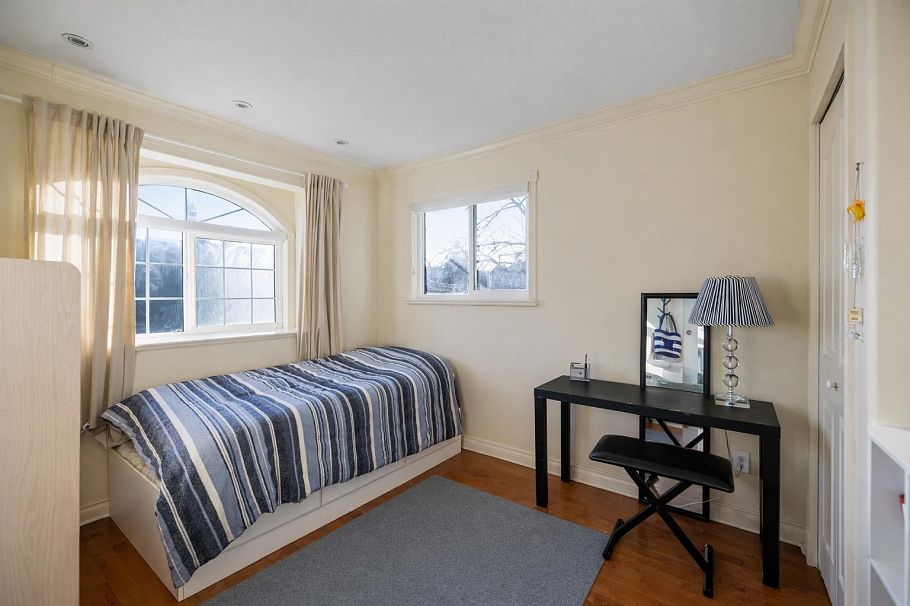 538 W 25th Street North Vancouver, BC - 12