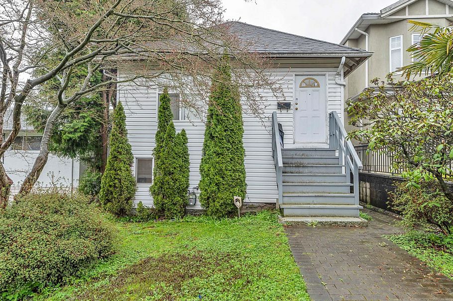 3242 Venables Street Vancouver, BC - 1