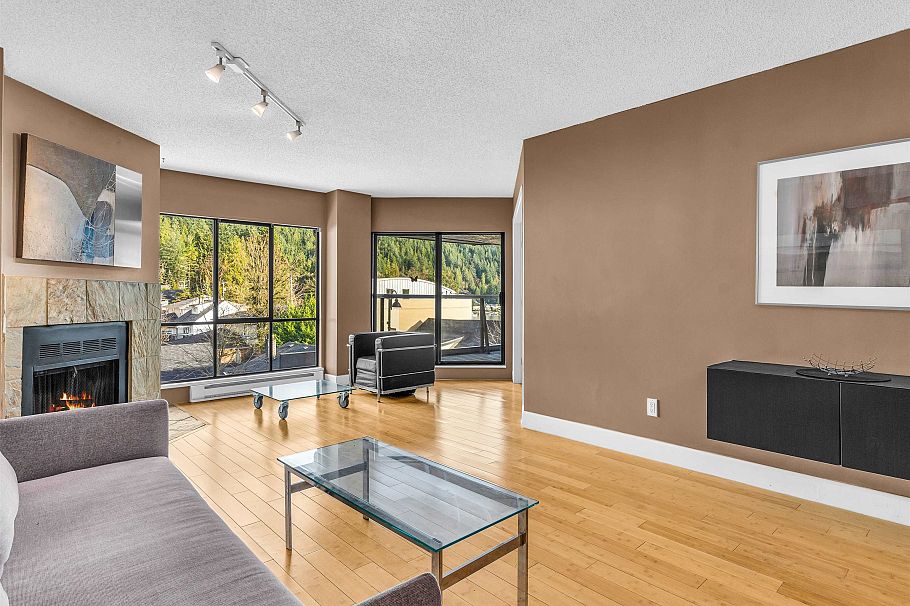 203 4323 Gallant Avenue North Vancouver, BC - 4