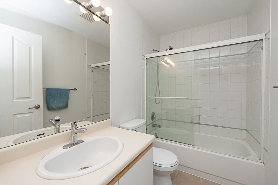 10 901 W 17th Street North Vancouver, BC - 23