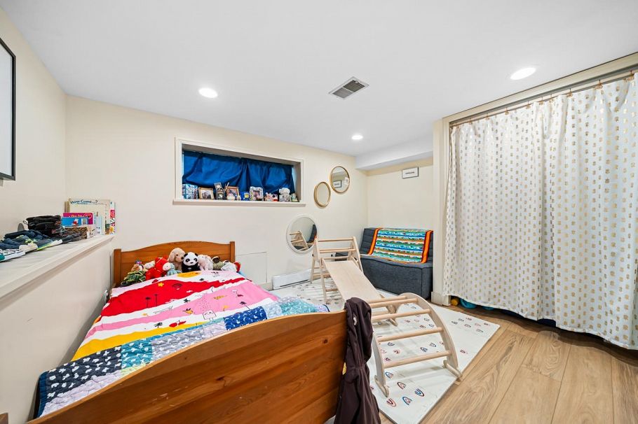 3137 W 28th Avenue Vancouver, BC - 8