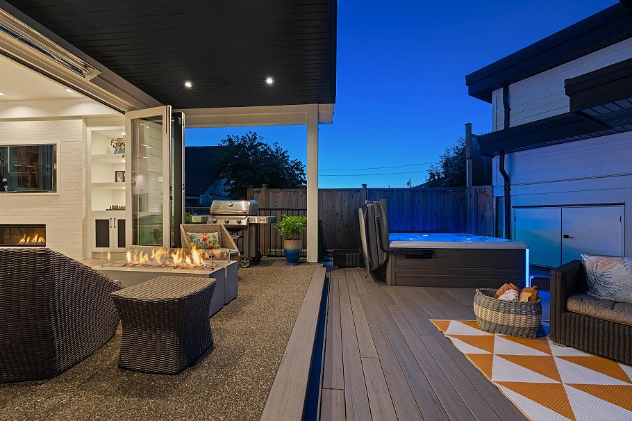 336 E Keith Road North Vancouver, BC - 33