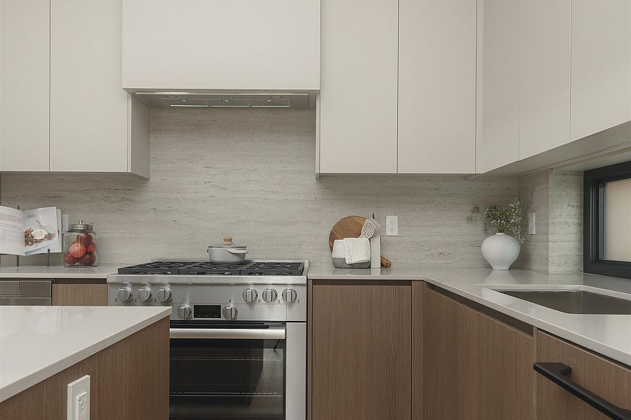 1 2637 W 12th Avenue Vancouver, BC - 9