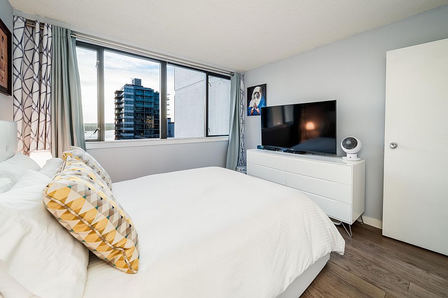 1501 1740 Comox Street Vancouver, BC - 18