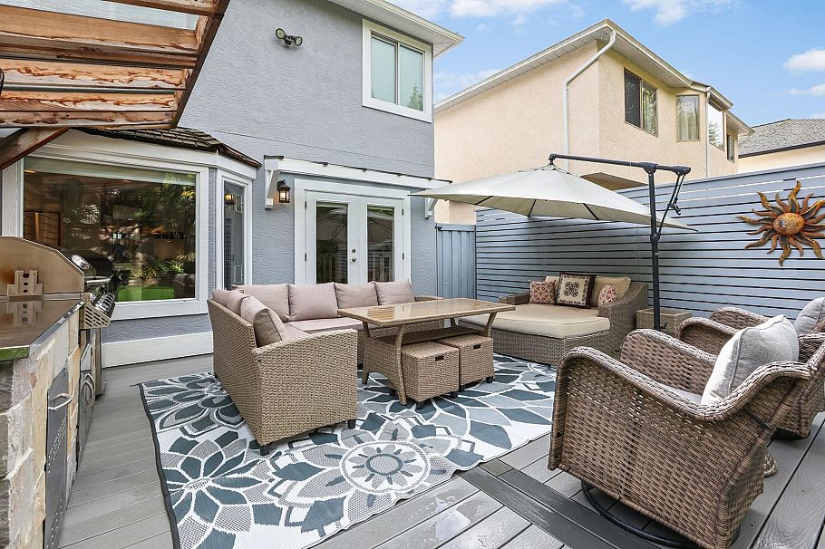 1076 Clements Avenue North Vancouver, BC - 28