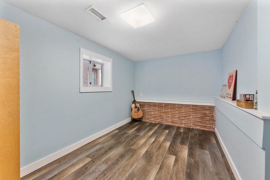 4225 John Street Vancouver, BC - 25