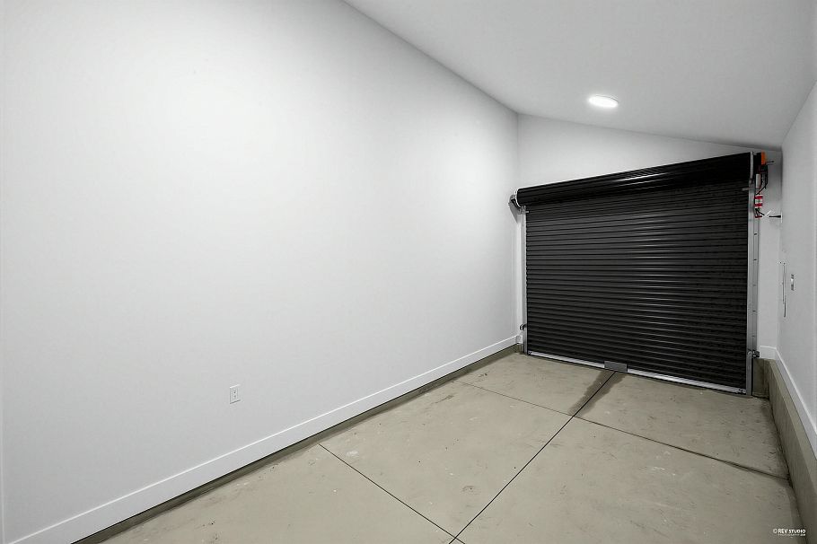 2 1020 Nootka Street Vancouver, BC - 34