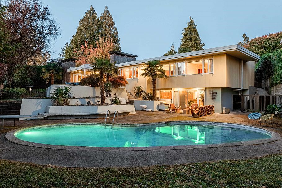 6171 Collingwood Street Vancouver, BC - 1