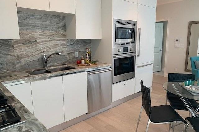 203 185 Victory Ship Way North Vancouver, BC - 5