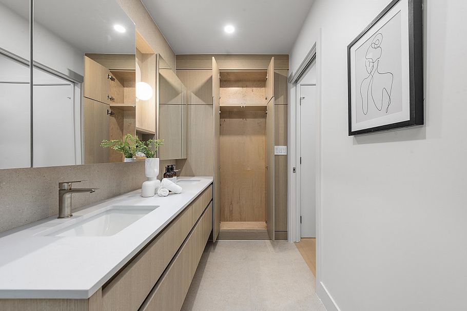 2136 E 10th Avenue Vancouver, BC - 14