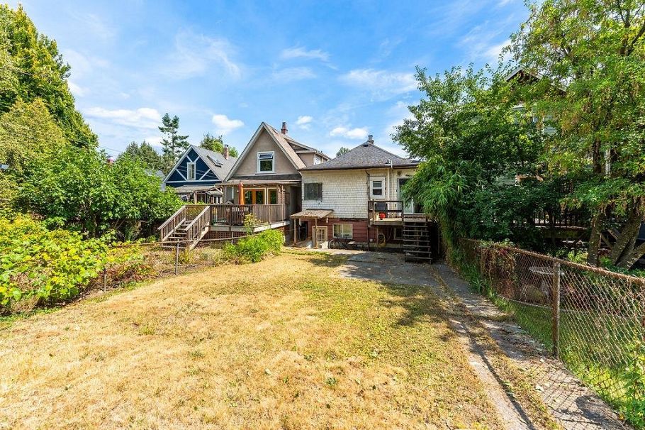 4225 John Street Vancouver, BC - 27