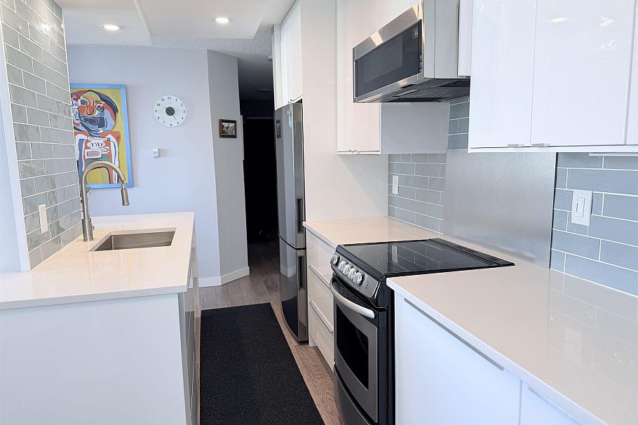 1501 1740 Comox Street Vancouver, BC - 11