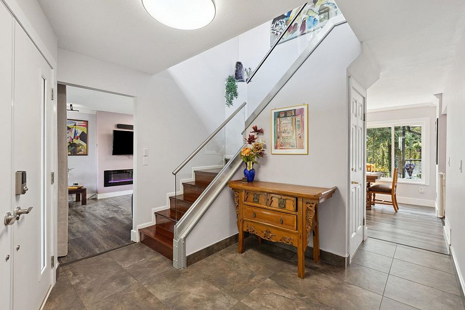 1501 Ostler Court North Vancouver, BC - 6