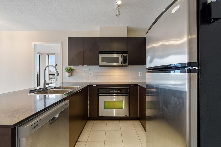 1706 4118 Dawson Street Burnaby, BC - 3