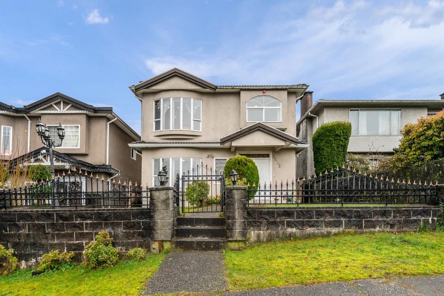 3632 E 28th Avenue Vancouver, BC - 32