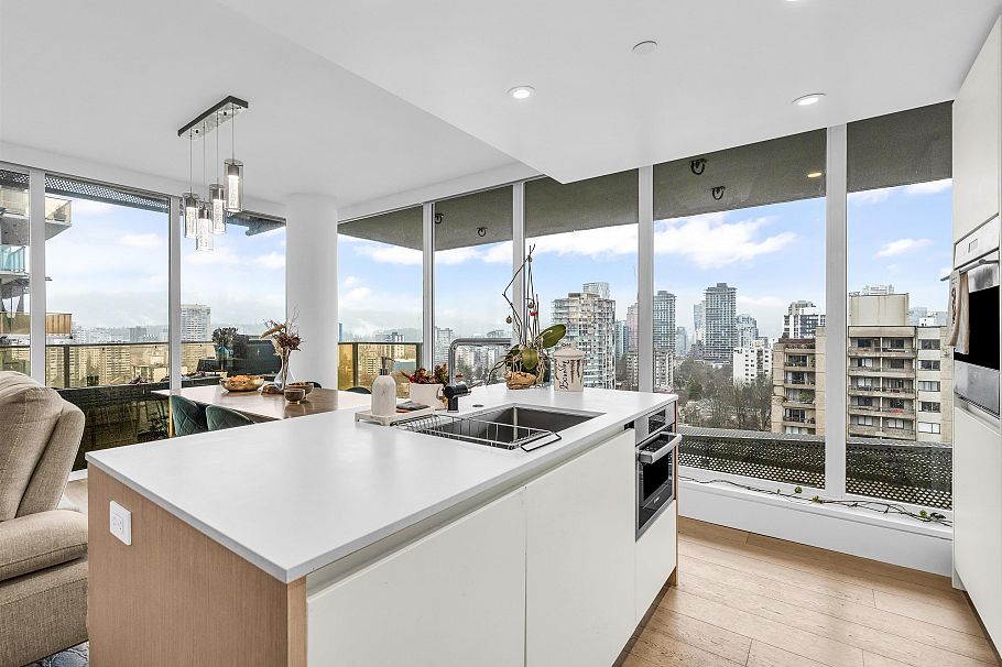 1401 1365 Davie Street Vancouver, BC - 18