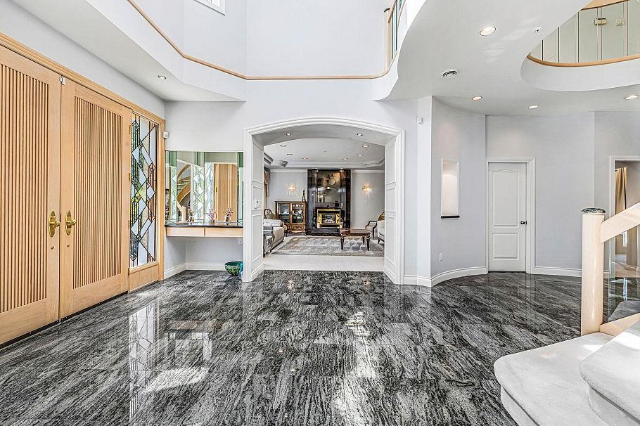 1569 W 35th Avenue Vancouver, BC - 5