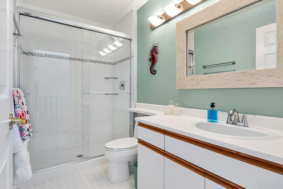 12 3634 Garibaldi Drive North Vancouver, BC - 32