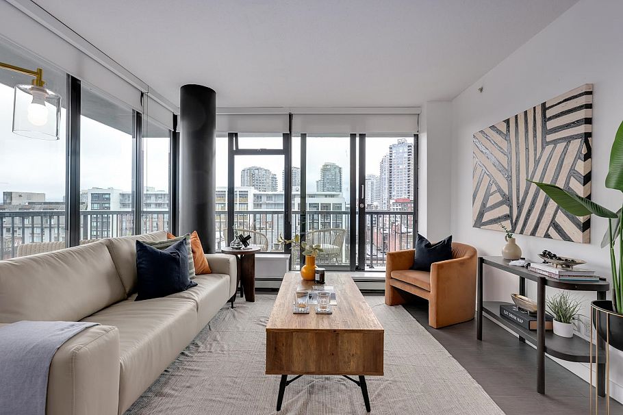 1102 66 W Cordova Street Vancouver, BC - 3