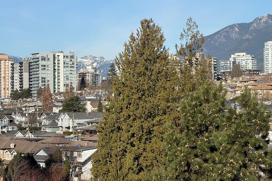 419 422 E 3rd Street North Vancouver, BC - 25