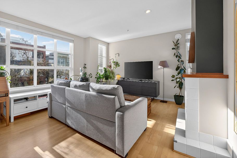 653 W 7th Avenue Vancouver, BC - 5