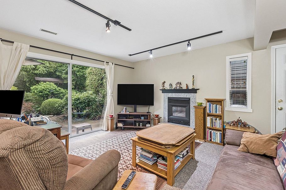 950 Roche Point Drive North Vancouver, BC - 18