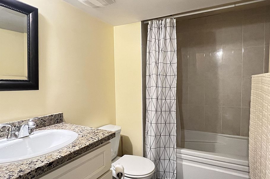 2080 W 33rd Avenue Vancouver, BC - 37