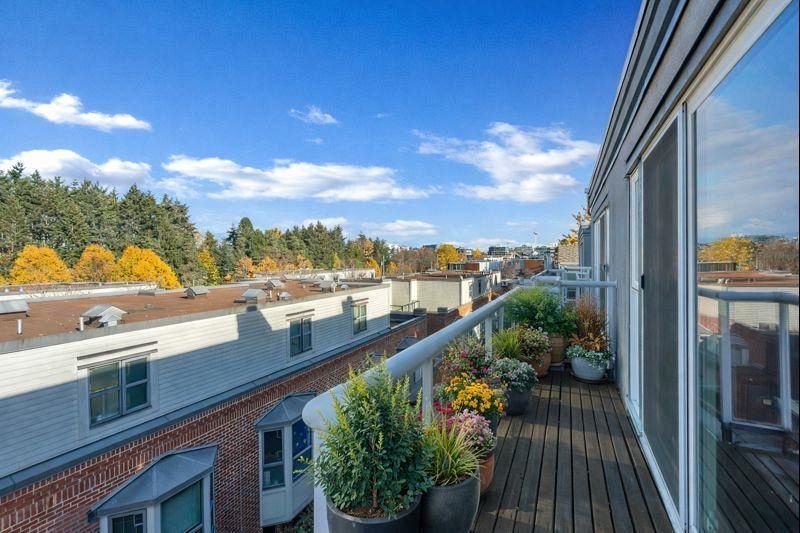 15 877 W 7th Avenue Vancouver, BC - 5