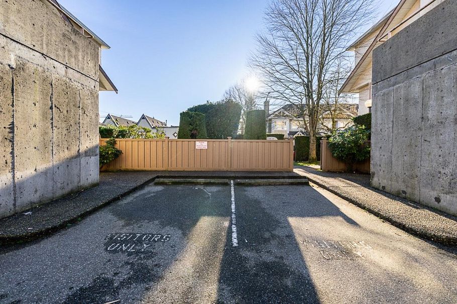 10 901 W 17th Street North Vancouver, BC - 28