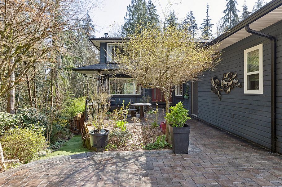 1501 Ostler Court North Vancouver, BC - 4